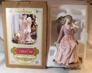 GRANDEUR NOEL NIOB COLLECTORS EDITION  2001 PORCELAIN ANGEL PINK DRESS WITH DOVE - Picture 1 of 18