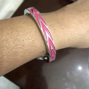 Women’s Bracelet Lia Sophia Fuchsia Pink Silver Tone Chevron Stretch bracelet - Picture 1 of 7