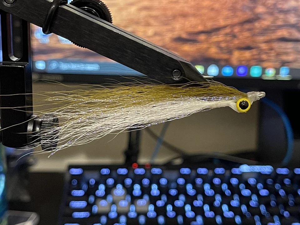 Clouser Minnow - Image 1 of 1