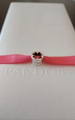 Charm openwork quadrifoglio - Immagine 1 di 4