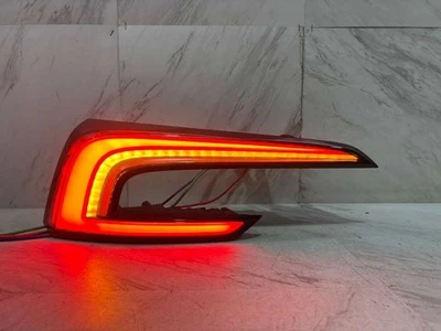 2024-2025 TESLA MODELO 3 LUZ TRASERA EXTERIOR OEM LADO CONDUCTOR IZQUIERDO LED 1691498-00-F Foto 1 de 4