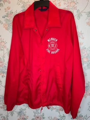 Jaqueta corta-vento vintage ALCOA Warrick Operations Fire Brigade vermelha - Imagem 1 de 4