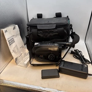 JVC Compact VHS Camcorder GR-AX230U OPTICAL 22X w Charger & 1 Batteries Tested - Picture 1 of 8