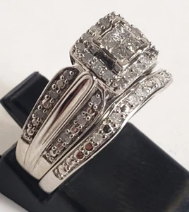 JUEGO DE ANILLO NUPCIAL ILUSIÓN DIAMANTE Y DIAMANTE TW ORO BLANCO 10K 1/4 CT TW TALLA 7 - Imagen 1 de 7
