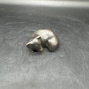 Mechthild Born Bronzeskulptur , Nilpferd , Schlafender Bär - H.33 - Bild 1 von 6