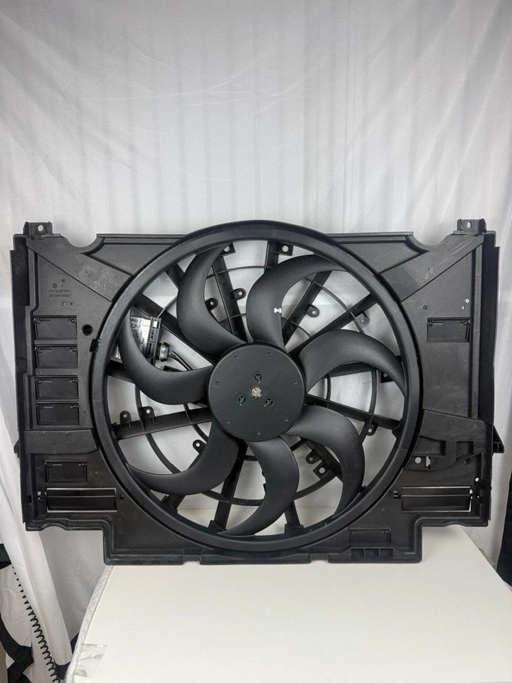 Radiator Cooling Fan Assembly For 2017-2019 Jaguar XE XF 2.0L 3.OL - Image 1 of 4