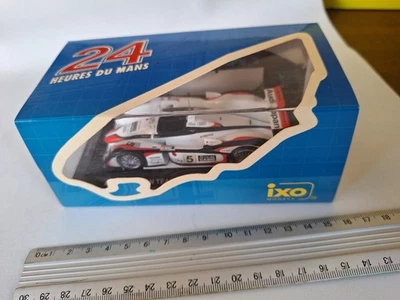 Automodello Ixo - Audi R8 - Le Mans 2004 - Immagine 1 di 4