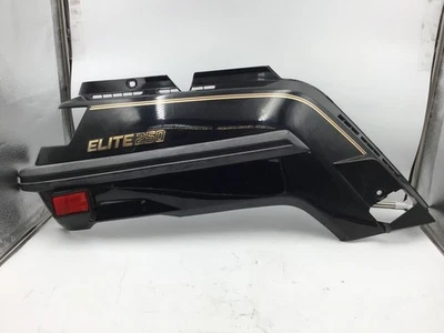 Cubierta del panel de la carrocería lateral derecha OEM 1987 Honda Elite CH250 NEGRA 83500-KM1-671ZD Foto 1 de 4