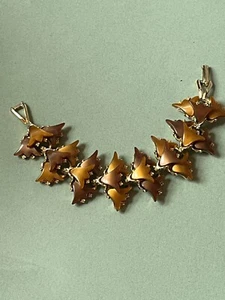 Vintage Brown Plastic Thermoset Layered Tulip Flower Goldtone Link Bracelet – - Picture 1 of 10