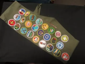 Faja de insignia de mérito de Boy Scout con 25 insignias de mérito sólido HBG - Imagen 1 de 3