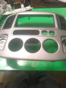 2003 ford escape dash bezel trim / radio bezel 2002-2004 - Picture 1 of 1
