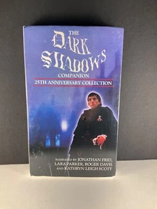AUDIOKASSETTEN The DARK SHADOWS Companion 25th Anniversary Collection Neu aus altem Lagerbestand Neu in Verpackung - Bild 1 von 2