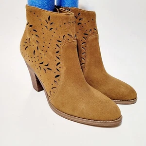 Botines Ivanka Trump Marrón Gamuza Tacón Bloque Cremallera Perforado Floral Wms 9M EE. UU. - Imagen 1 de 20