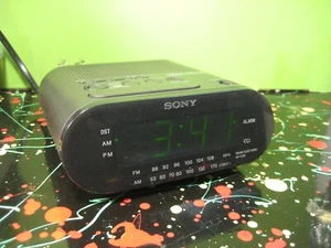 ICF-C218 Sony Dream Machine Green VFD Digital AM/FM Clock Radio - Dk Gray - Picture 1 of 6