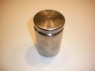 Contenedor de almacenamiento de protección de cerdo con plomo cubierto de acero inoxidable seguro (4 lb. 11 oz) Foto 1 de 4