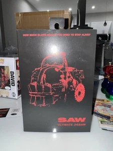 Saw Ultimate Neca Figur signiert von Tobin Bell - Bild 1 von 7
