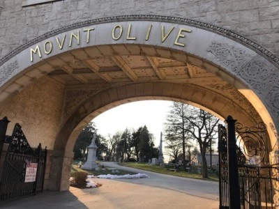 Cemetery plots. Two together. Beautiful Mt Olive cemetery, NW side of Chicago IL - Image 1 of 4