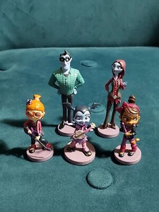 Lot Of 5 Cake Toppers: Disney Jr. Vampirina Toy Figures Family Friends PVC. Band - Picture 1 of 8