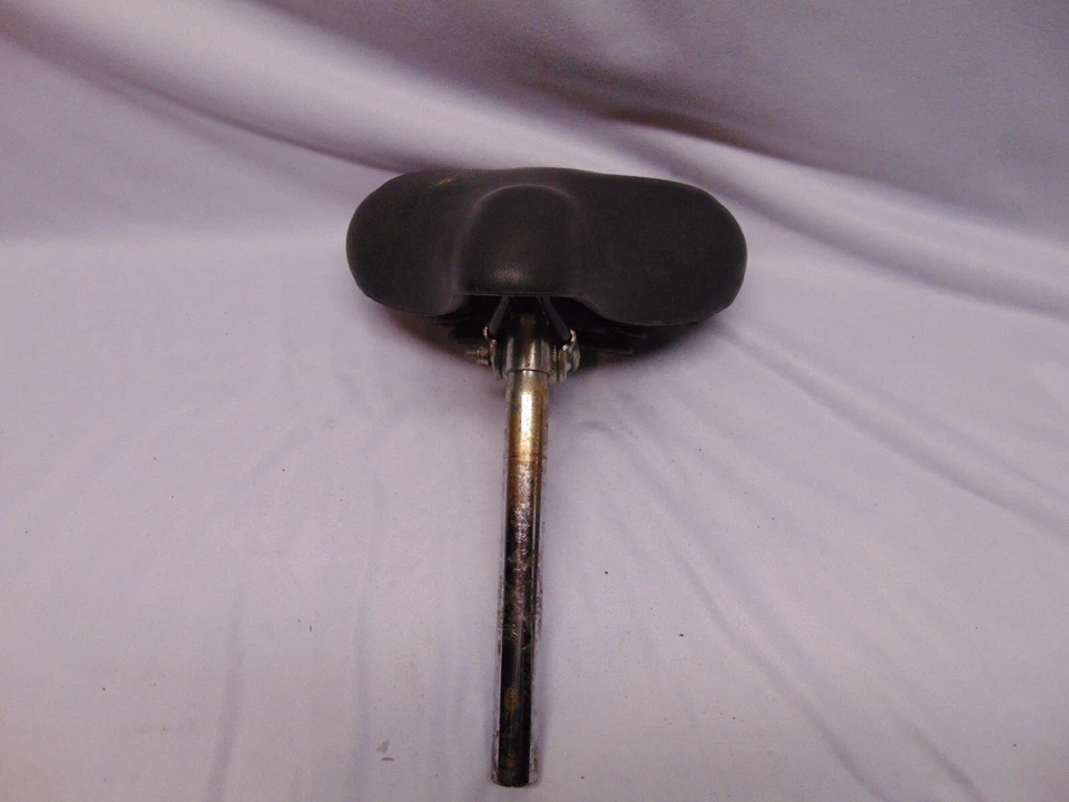 Selle Royal black adult bicycle seat 11" x 11" x 3" made in Italy cushioned - Image 1 of 4