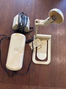 Mighty Lite Original Clip-on Book Light 1983 Hong Kong Almond Vintage mit Adapter - Bild 1 von 3
