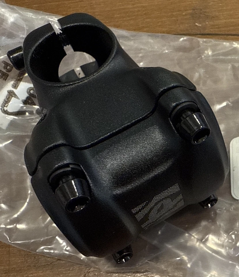 Vástago de montaña Race Face Chester 35 MTB: 40 mm de longitud x 35 mm abrazadera 0 grados negro Foto 1 de 1