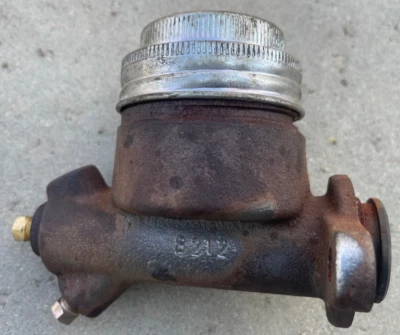 Base de cilindro maestro de freno Ford Thunderbird 1961-1964 61-64 OEM Foto 1 de 4