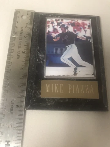 Mike Piazza Baseball Photo on 4” X 6” New York Mets  Plaque engraved Cover