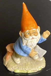 Gnomo ammiccante porcellana vintage 3” 1979 Enesco Giappone - Foto 1 di 3