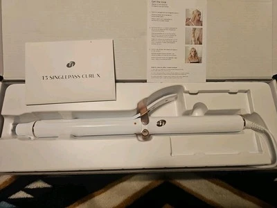 T3 SinglePass Curl 1 Inch Professional Curling Iron - Image 1 of 4
