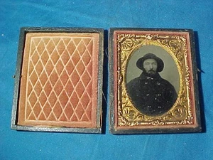 1860s MAN with DOUBLE BREASTED COAT + HAT Cased TINTYPE PHOTOGRAPH - Picture 1 of 3