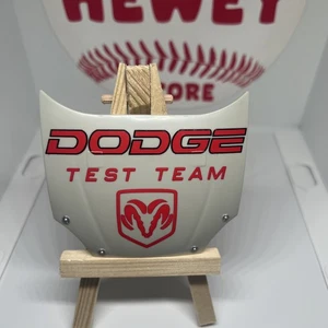 Grau und rot Dodge Test Team Mini NASCAR Kunststoffhaube (3"x2") - Bild 1 von 2