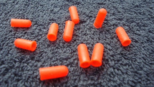 100 Capsules/Chapelles Rouges Pour Ampoules 4-5mm (Grain Of Wheat) Ou LEDs - Pour Modélisme, Décoration