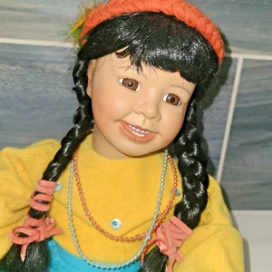 Bambola Ashton Drake Michele R. Severino porcellana nativi americani "Little Flower" - Foto 1 di 10