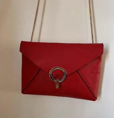 NUEVO CON ETIQUETAS Gianni Bini Lindo Sobre Rojo Bandolera Bolso sin asas Correa de cadena extraíble Foto 1 de 4