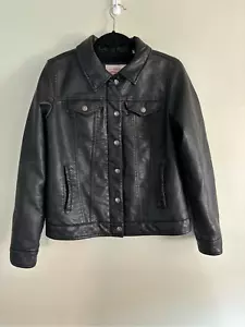Levi's Vegan Leather Trucker Jacket Sherpa Lined SZ Medium Grunge Sleek Mature - Picture 1 of 8