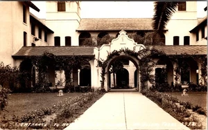 McAllen Texas Entrance Casa de Palmas Hotel real photo postcard D982 - Picture 1 of 2