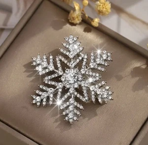 Luxury Snowflake Brooch Pin Shiny Rhinestones Weddings & Everyday Elegance Gift - Picture 1 of 3