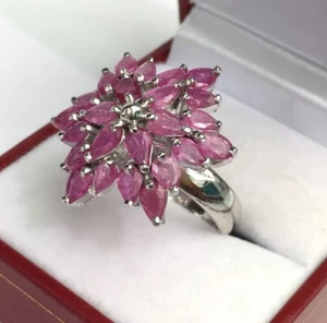 Anello a grappolo in argento massiccio .925, rubino naturale. Taglia 8. 6,69 grammi - Foto 1 di 5
