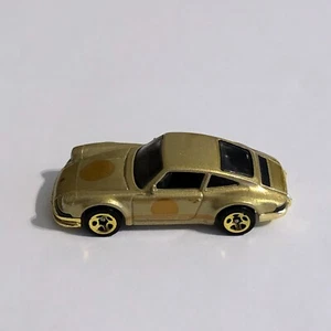 Hot Wheels Package Pull ∞ 2022 F•A•O Schwarz Gold Edition ∞ 1971 Porsche 911 - Imagen 1 de 6