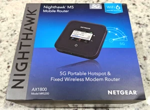 Netgear Nighthawk M5 MR5200 -- WiFi 6 Mobiler Router / Hotspot -- 5G / 4G LTE - Bild 1 von 10