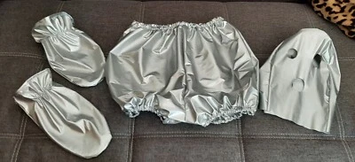Lackshorts Lackwindelhöschen mit Maske und Fäustlingen Vinylpanty Diaperpanty  - Bild 1 von 2