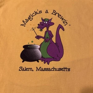 Gildan Yellow Youth Large T-Shirt Salem Massachusetts Magick’s A Brewin’ - Picture 1 of 4