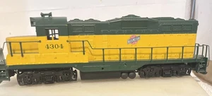 Ho scale GP-9 Walthers Diesel Locomotive 4304. Track Tested. Works. - Picture 1 of 11