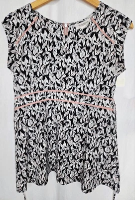 Motherhood Women's Maternity Dressy Zip Top Flowers Leaves Pink Black White XS - Image 1 of 4