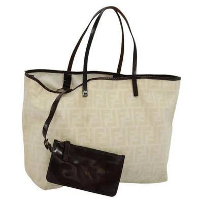 Auténtico bolso de mano de lona FENDI Zucca blanco plateado BD1245 Foto 1 de 4