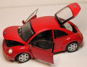 Maisto Volkswagen New Beetle rot 1/18 - 31875 - Bild 1 von 16
