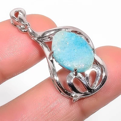 Pingente folheado a ródio branco banhado a prata drusa quartzo azul 1,48" P761-71 - Imagem 1 de 3