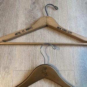 Lot 2 Wooden Hangers Hotel Advertising Wood Hangers St. Moritz New York & Rhino - Picture 1 of 7