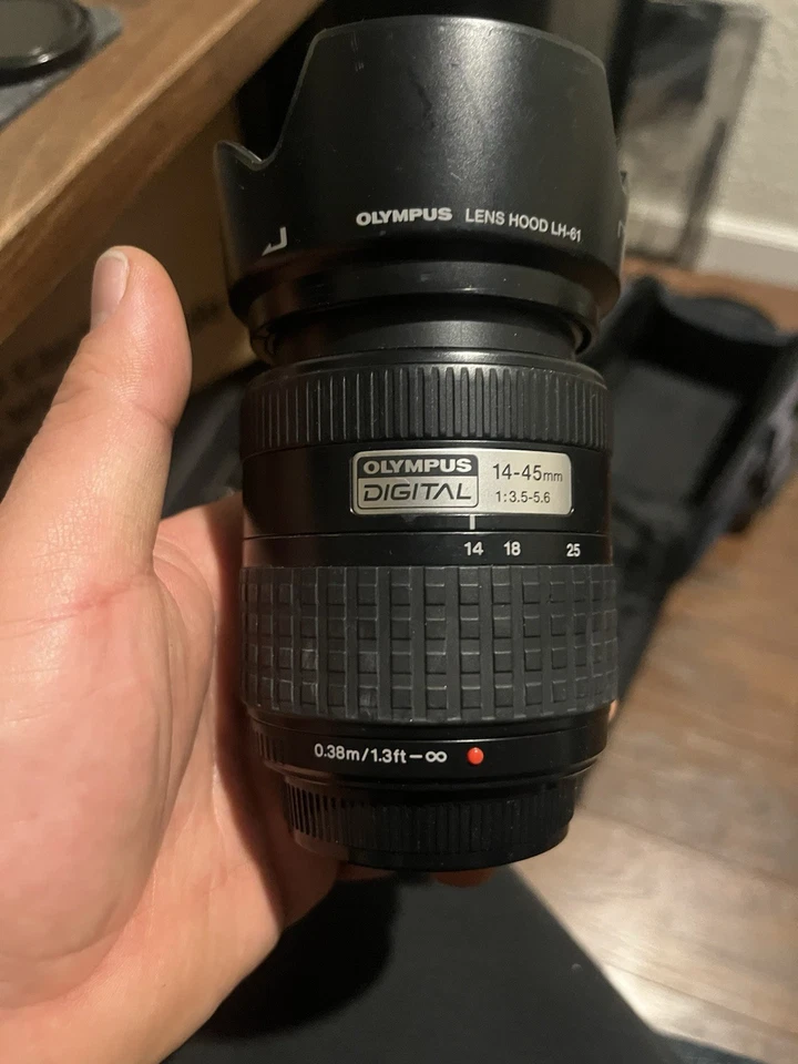 Olympus Zuiko Digital 14-45mm F3.5-5.6 Foto 1 de 4