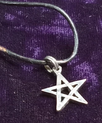 小号银色编织顶峰项链黑色皮革绳 5/8 英寸 2 克 — 第 1/4 张图片